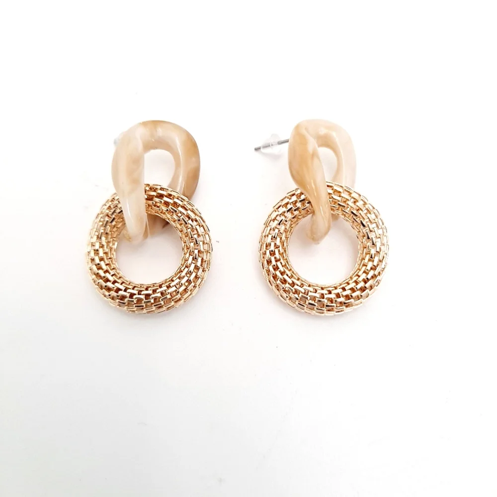 Women's Chunky drop resin gold mesh hoop earrings 2/$30 - Picture 4 of 7